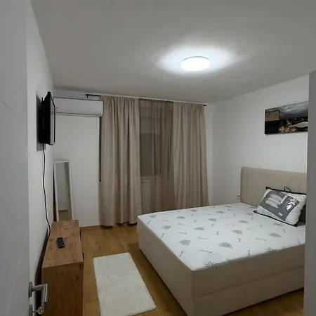 Apartament Urban Karpos *